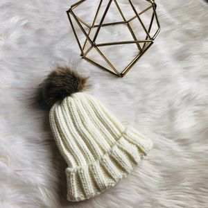 Cable knit Pom Pom beanie